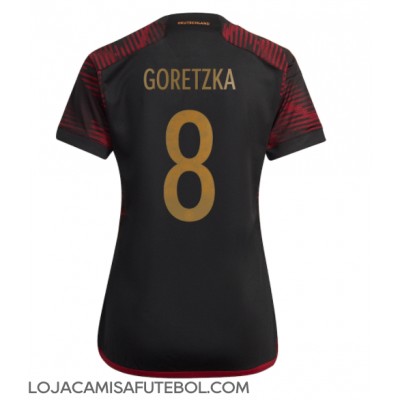 Camisa de Futebol Alemanha Leon Goretzka #8 Equipamento Secundário Mulheres Mundo 2022 Manga Curta